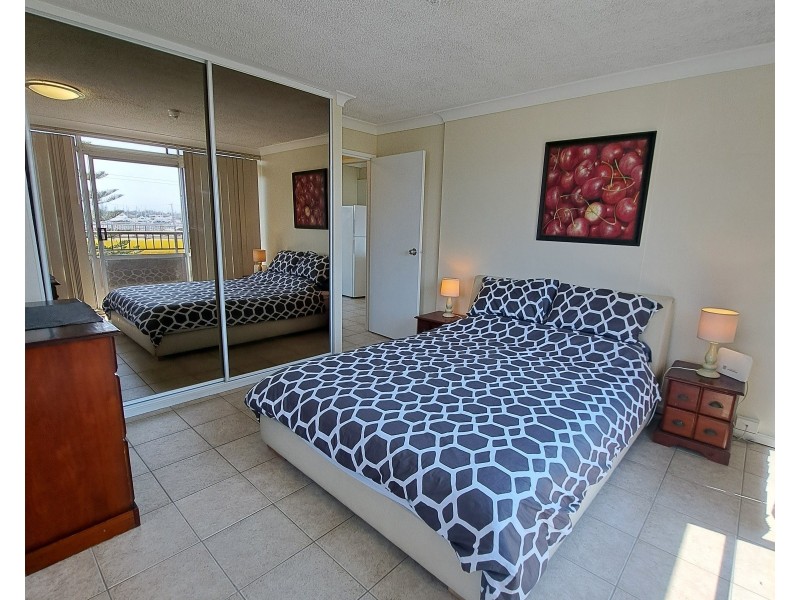 211/2 Barney Street, Southport QLD 4215