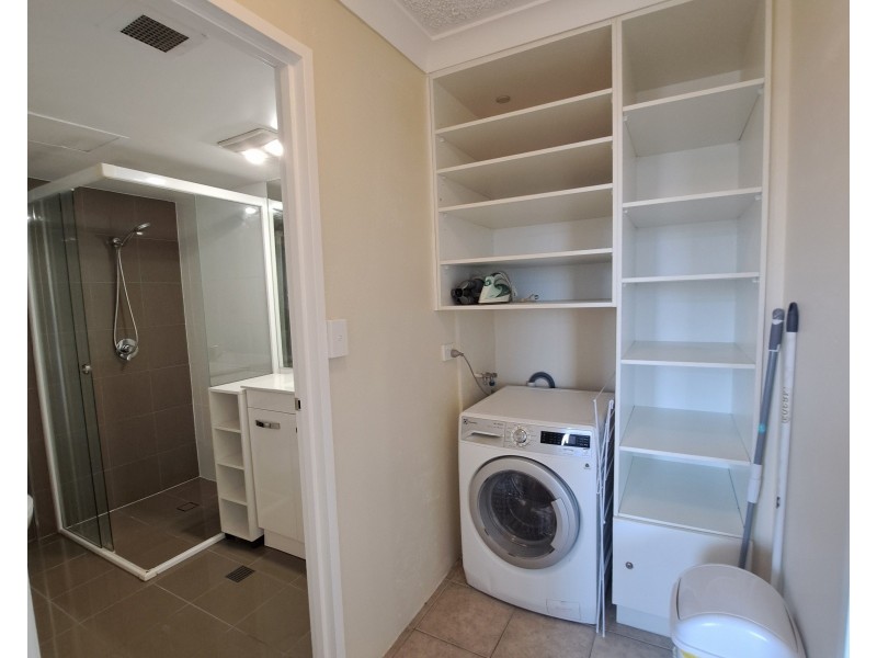 211/2 Barney Street, Southport QLD 4215