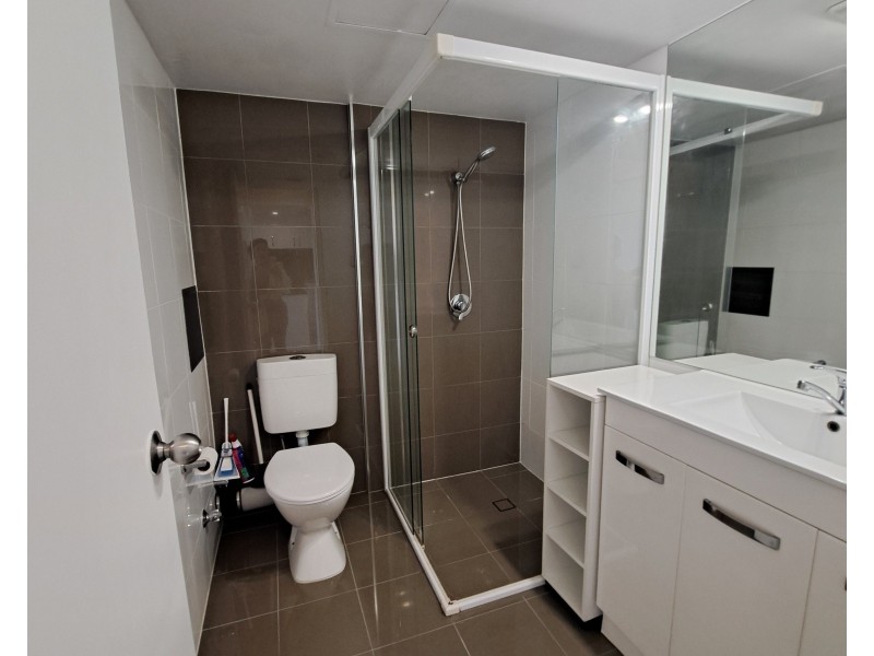 211/2 Barney Street, Southport QLD 4215