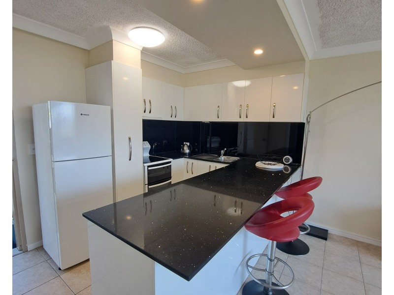 211/2 Barney Street, Southport QLD 4215