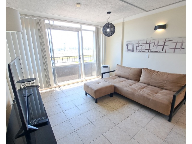 211/2 Barney Street, Southport QLD 4215