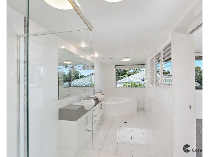 F06/135 Shore Street West, Cleveland QLD 4163