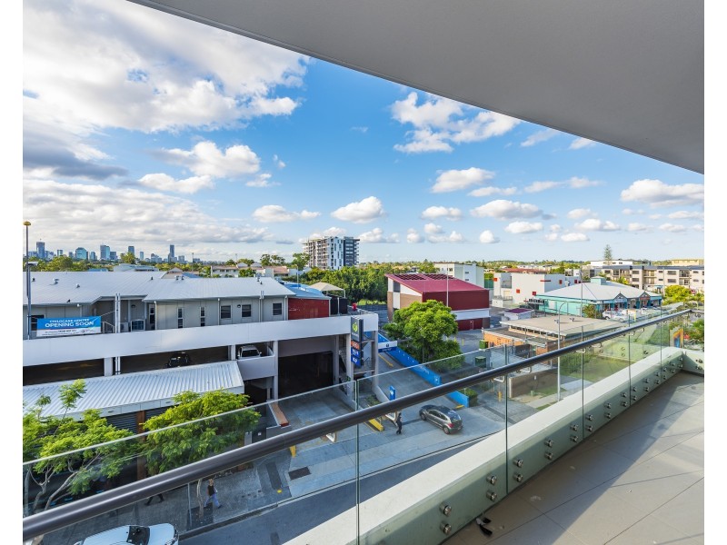 30304/300 Old Cleveland Road, Coorparoo QLD 4151