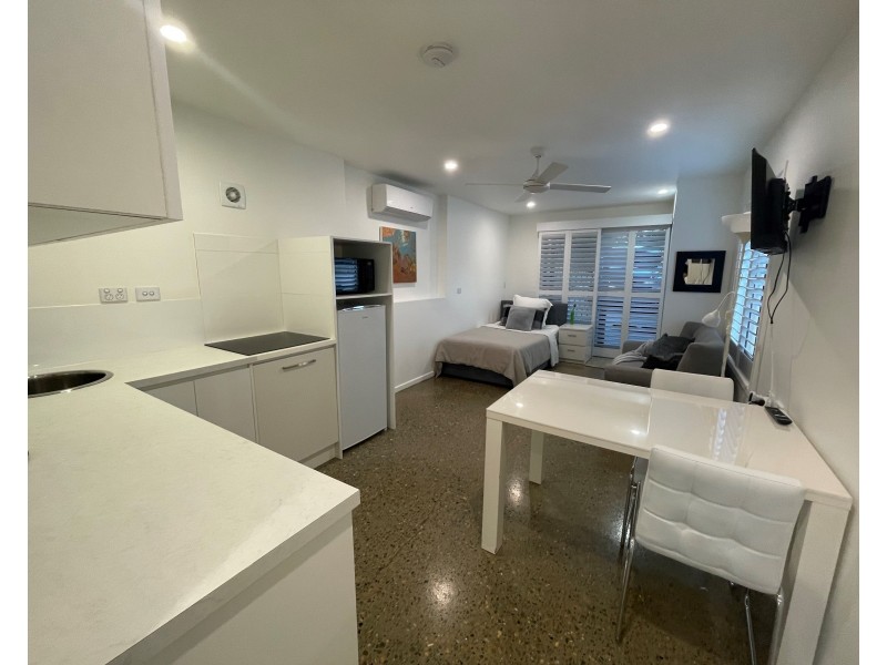 A/1 Pira Court, Ashmore QLD 4214