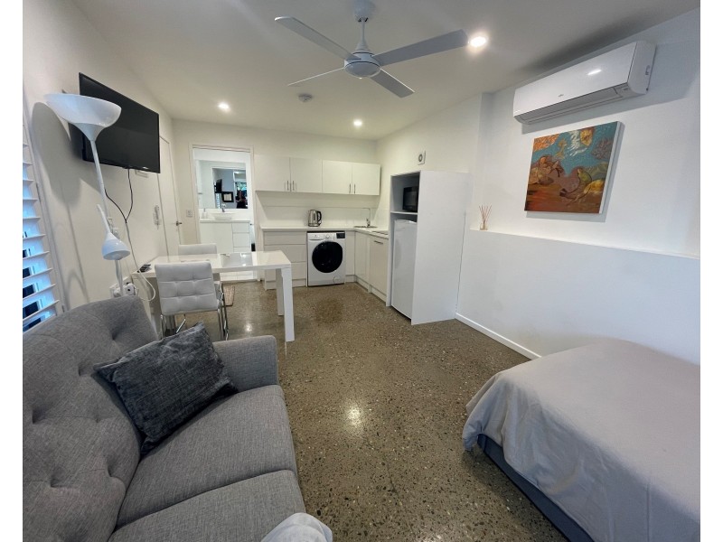 A/1 Pira Court, Ashmore QLD 4214