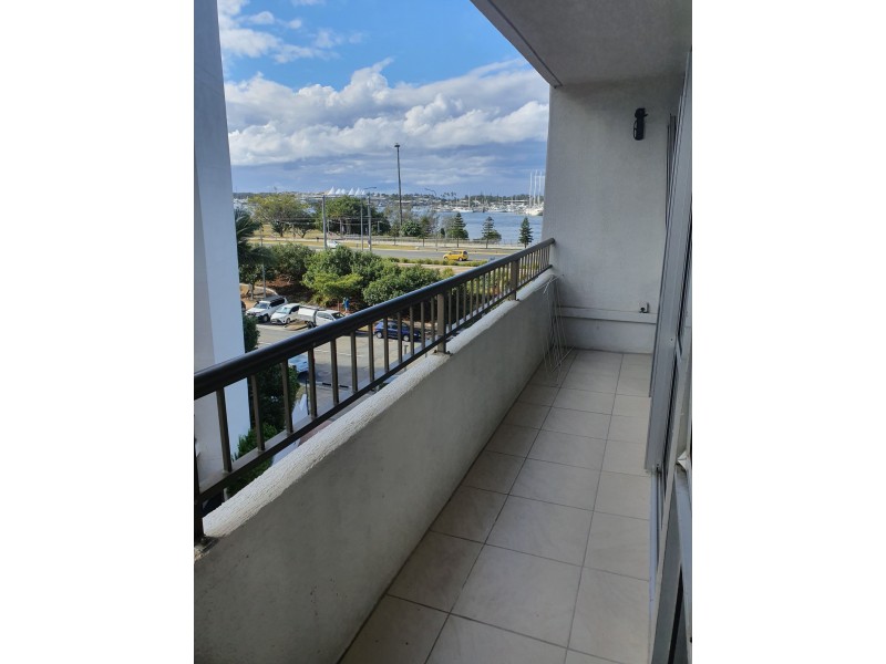 404/2 Barney Street, Southport QLD 4215