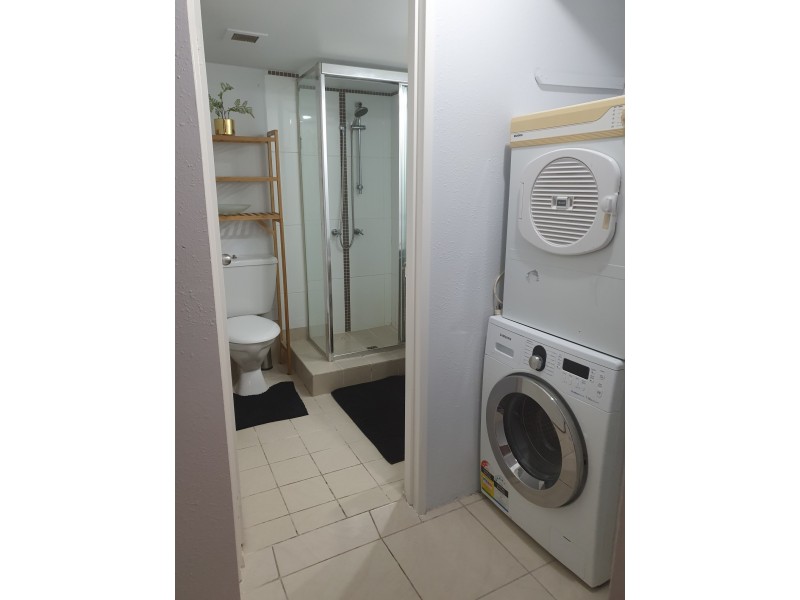 404/2 Barney Street, Southport QLD 4215