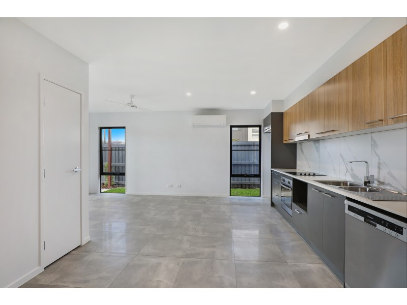 1B Dann Walk, Palmview QLD 4553