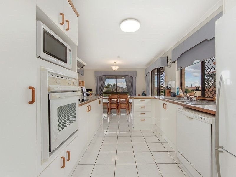 27 SOUTHLAKE DRIVE, Varsity Lakes QLD 4227