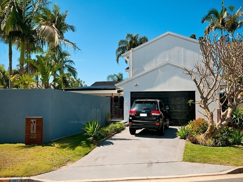 20 Maureen court, Broadbeach Waters QLD 4218