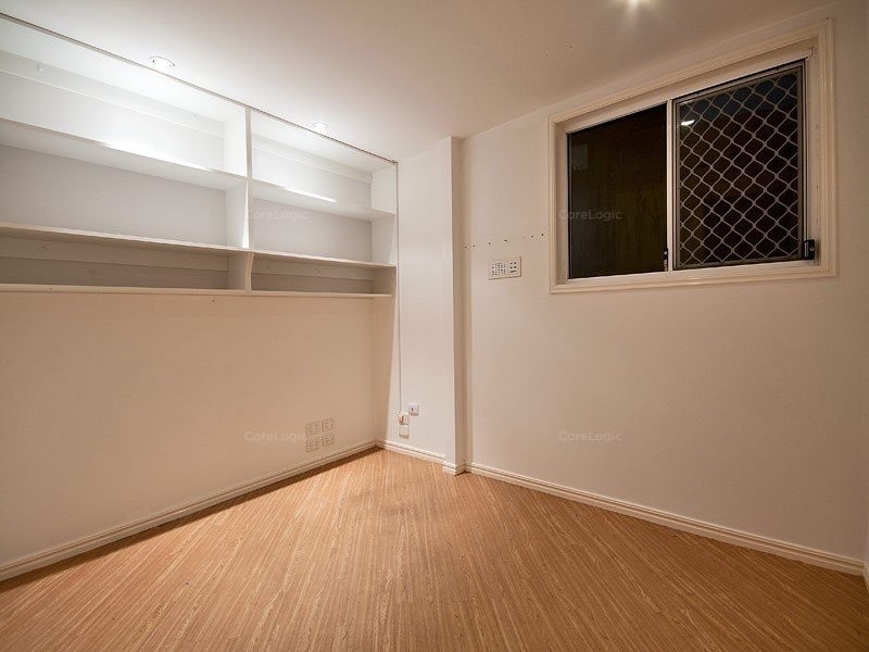 20 Maureen court, Broadbeach Waters QLD 4218