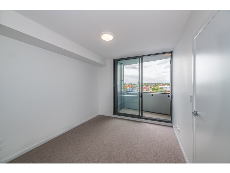 11210/300 Old Cleveland Road, Coorparoo QLD 4151