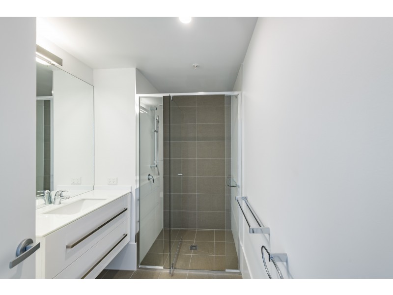 11210/300 Old Cleveland Road, Coorparoo QLD 4151