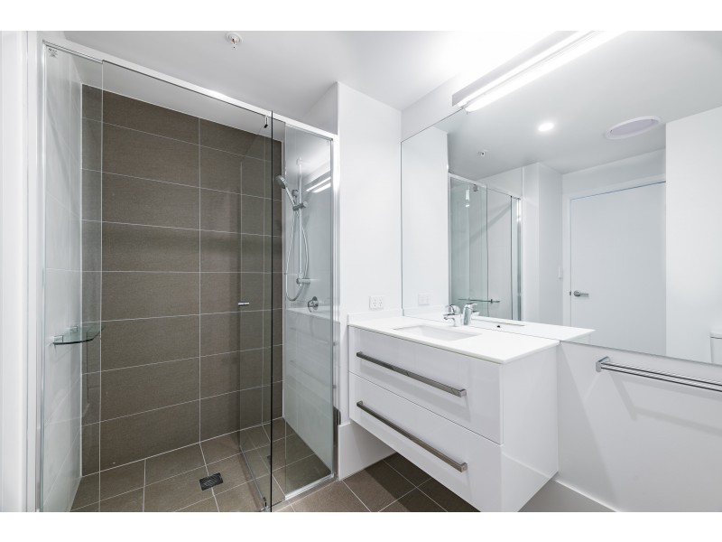 11210/300 Old Cleveland Road, Coorparoo QLD 4151