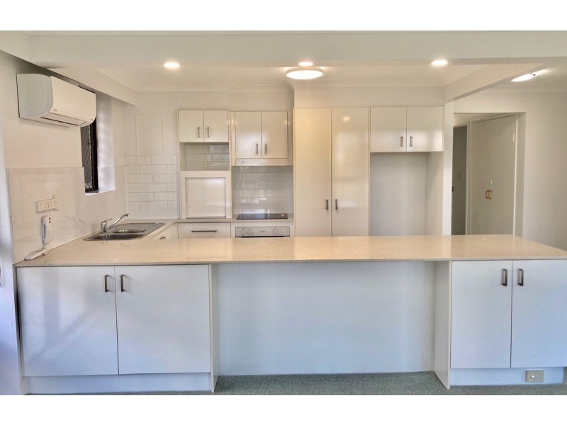 13/121 Surf Parade, Broadbeach QLD 4218