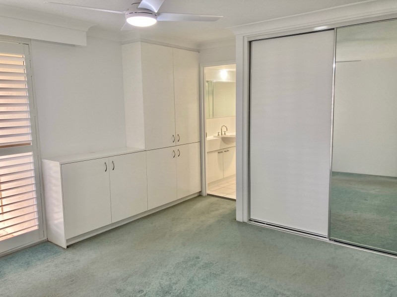 13/121 Surf Parade, Broadbeach QLD 4218