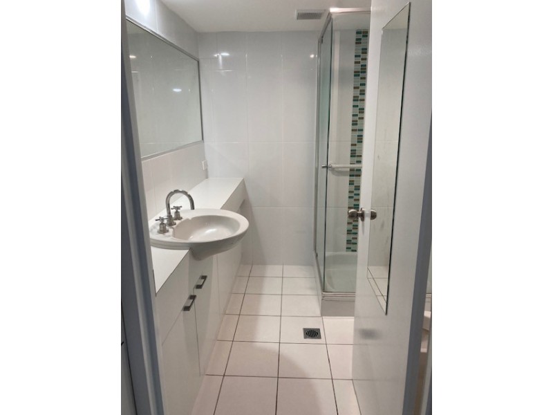 13/121 Surf Parade, Broadbeach QLD 4218