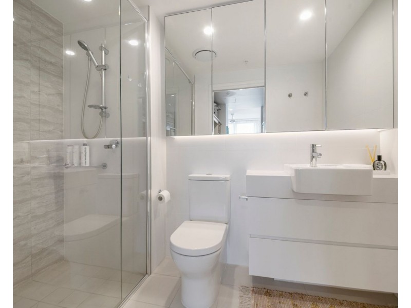 1033/123 Cavendish Road, Coorparoo QLD 4151