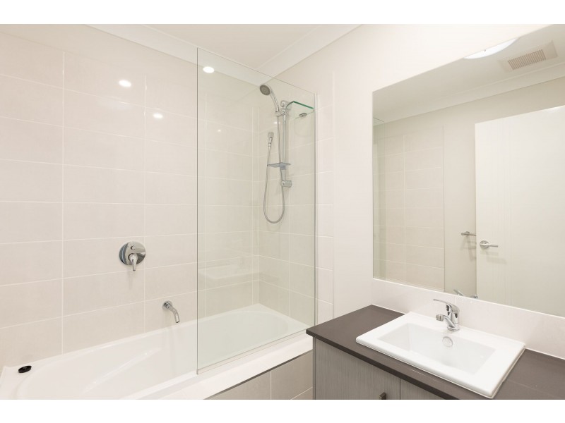 2/8 Highlands Street, Yarrabilba QLD 4207