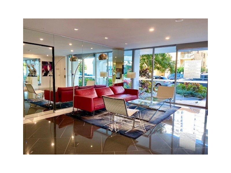 604/20 Labrador Street, Labrador QLD 4215