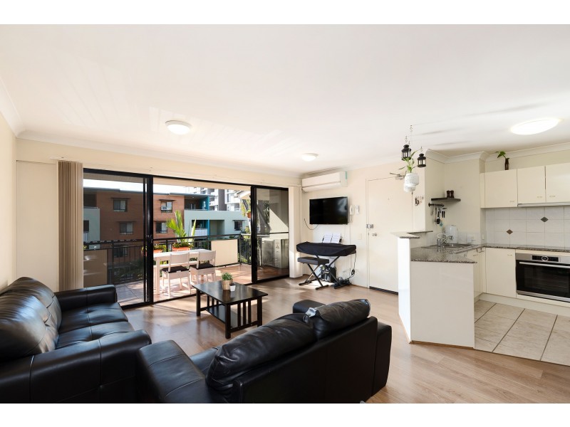 57/55 HARRIES RD, Coorparoo QLD 4151