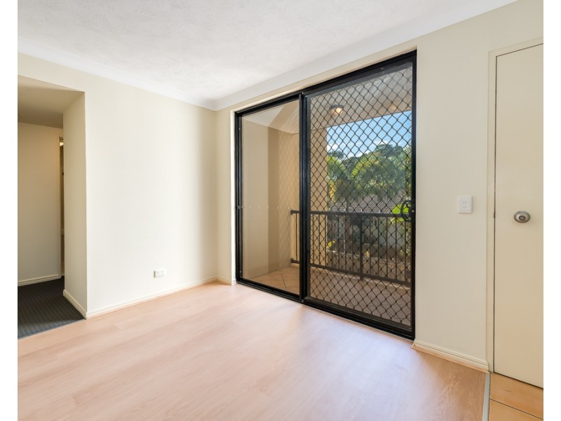 8/4 Mawarra Street, Palm Beach QLD 4221