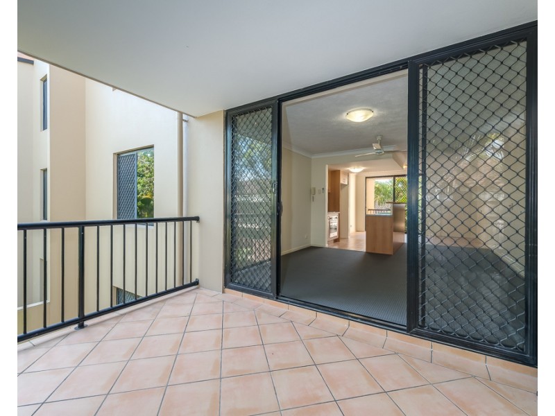 8/4 Mawarra Street, Palm Beach QLD 4221