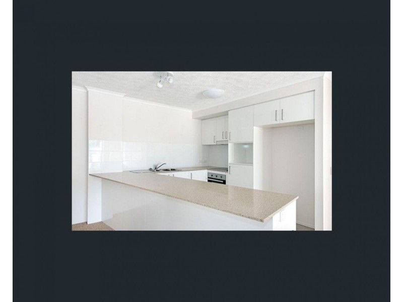 13/8 Ahern st, Labrador QLD 4215