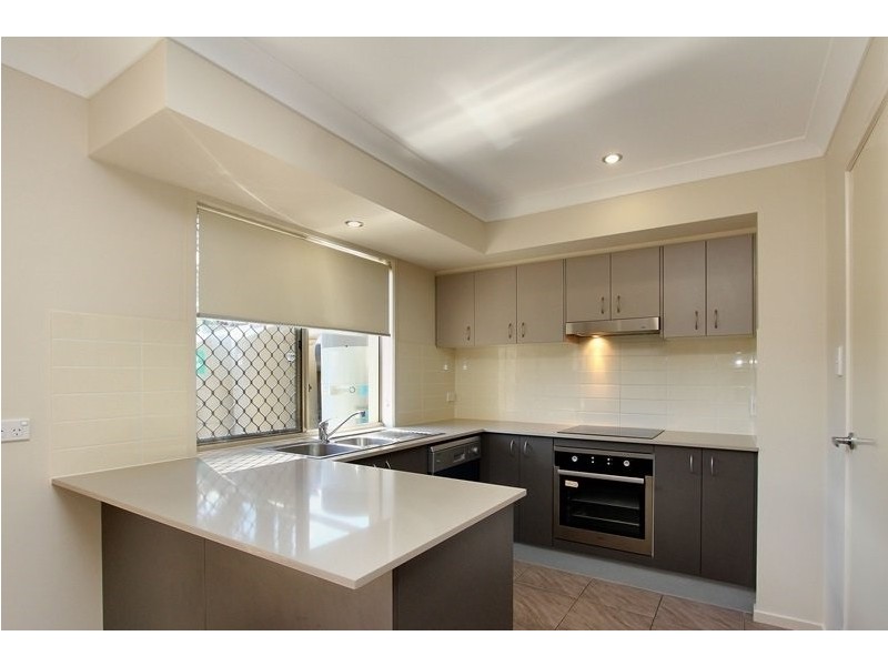 2/75 LEVINGTON ROAD, Eight Mile Plains QLD 4113