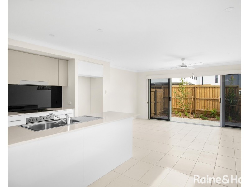 89/188 Gainsborough Drive, Pimpama QLD 4209