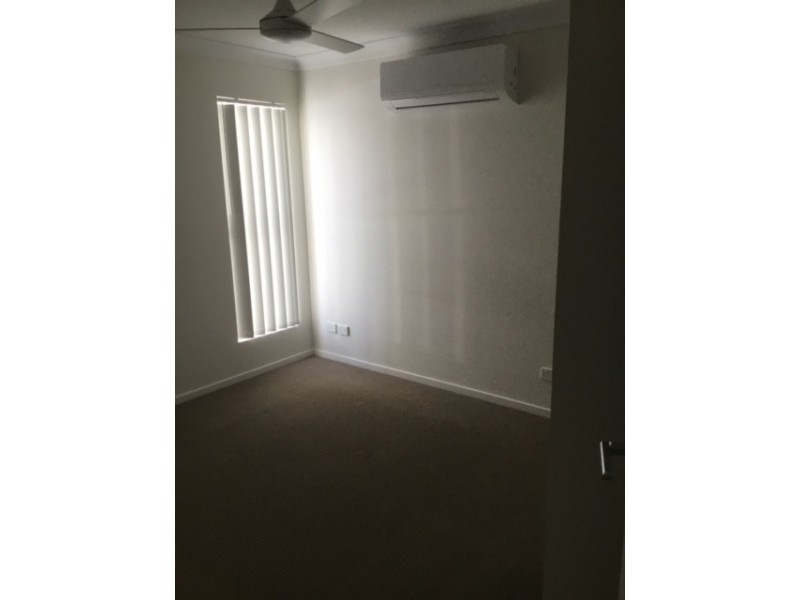 8/2 Lakes Entrance Drive, Springfield Lakes QLD 4300