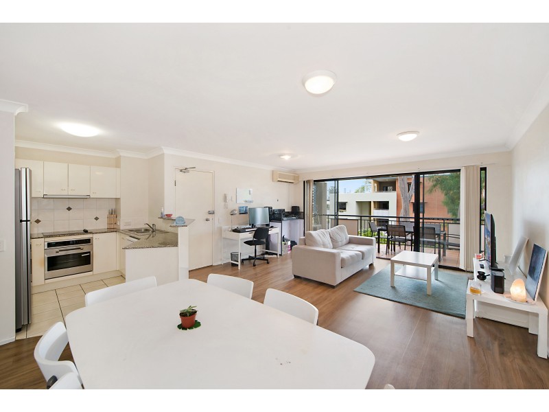 57/55 HARRIES RD, Coorparoo QLD 4151