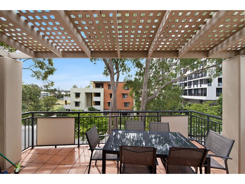 57/55 HARRIES RD, Coorparoo QLD 4151