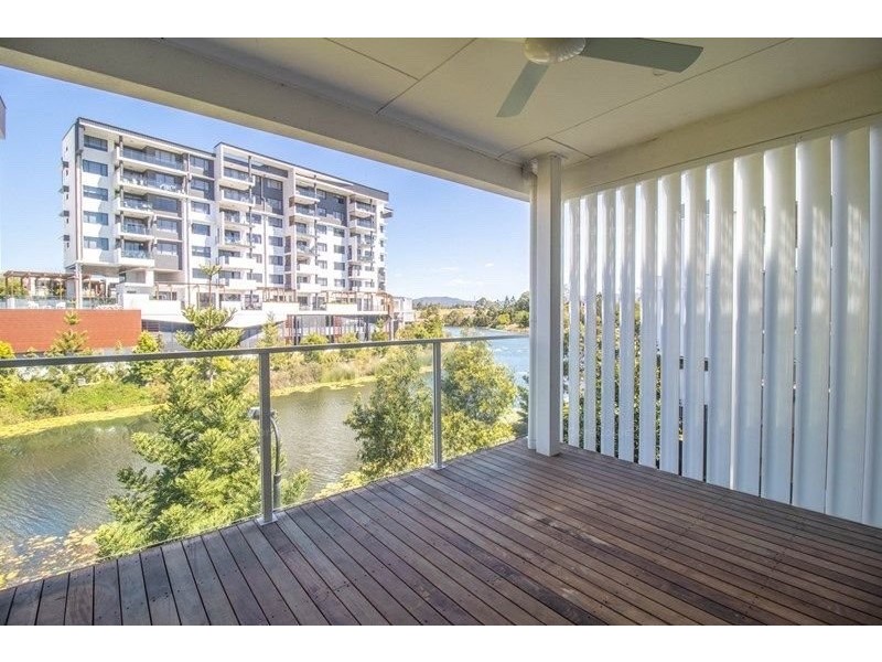 16 Brooklyn Crescent, Robina QLD 4226