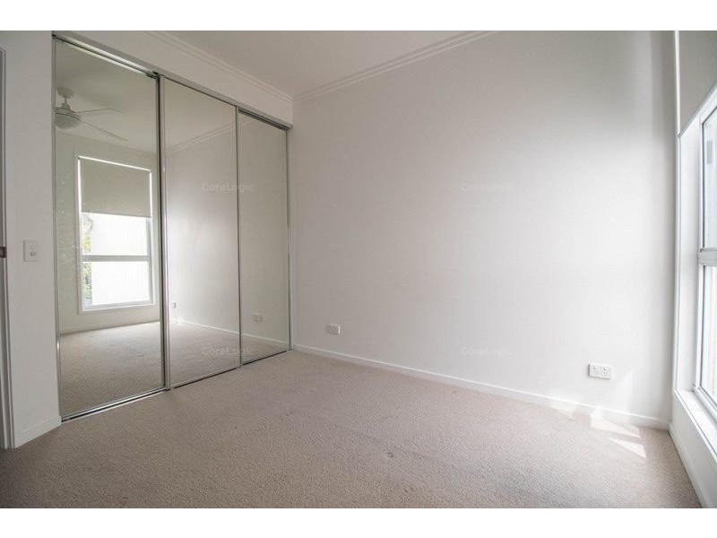 16 Brooklyn Crescent, Robina QLD 4226