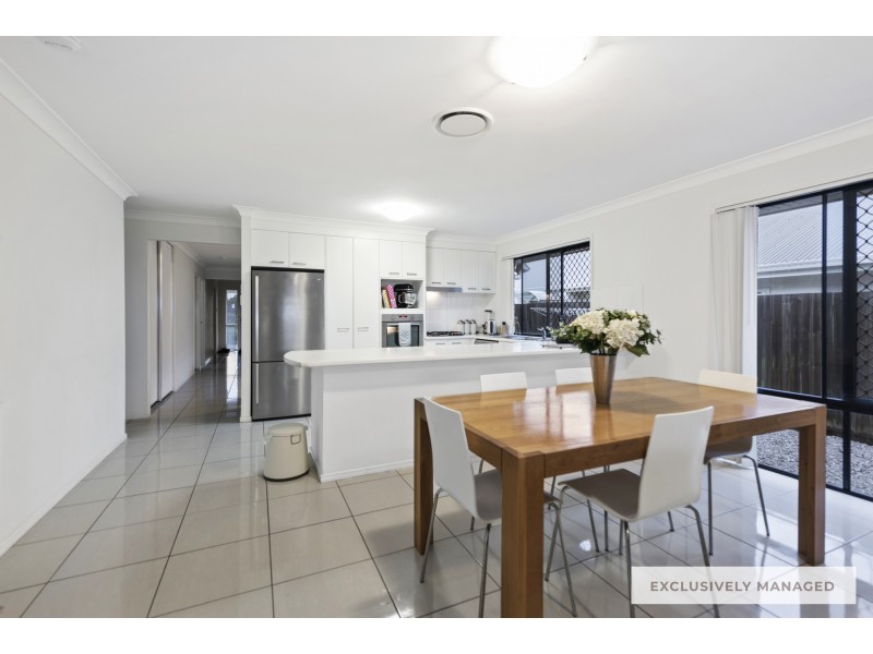 33 Severn Crescent, North Lakes QLD 4509