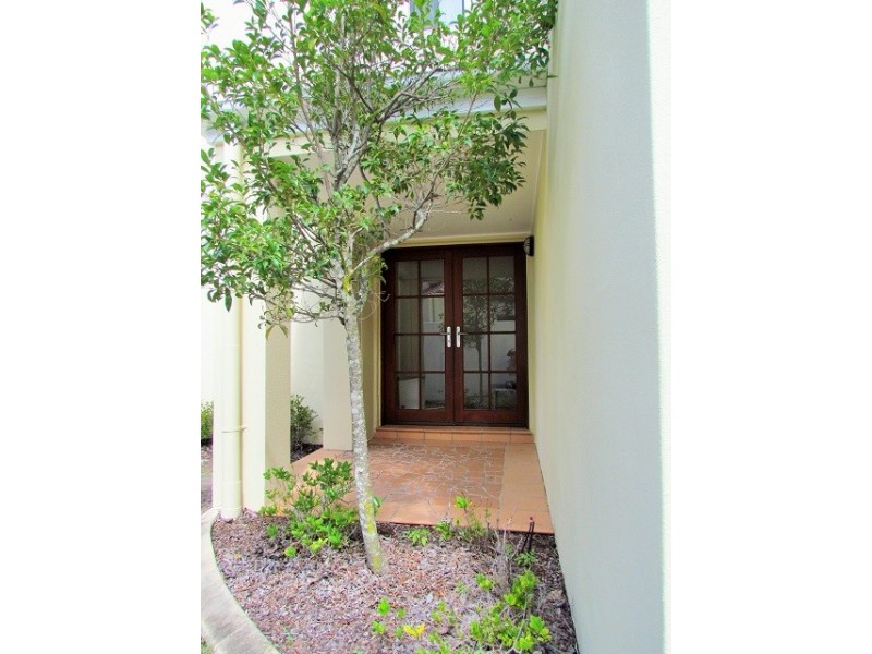 8874 Magnolia Drive East, Hope Island QLD 4212