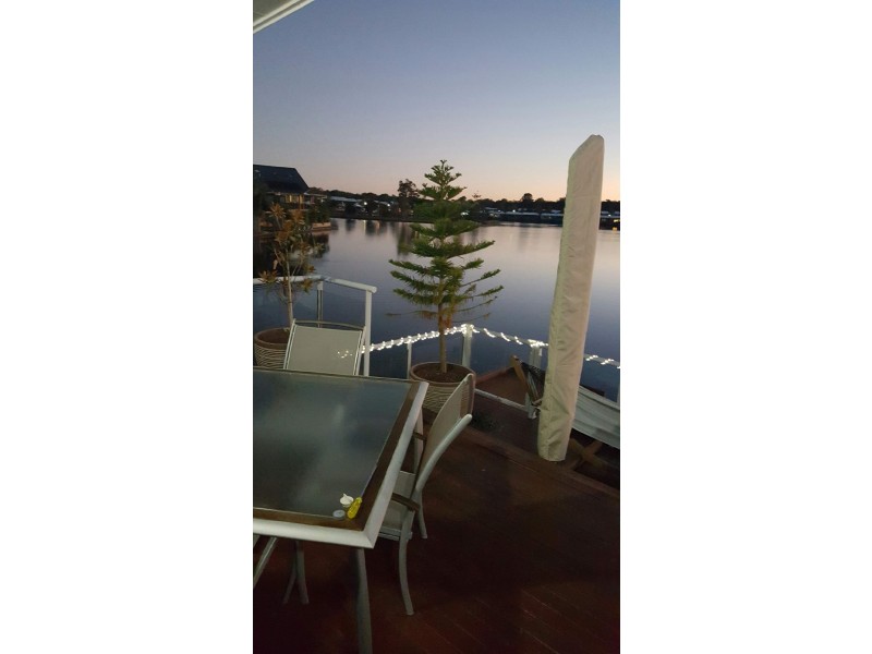 2/1 Manacor Place, Coombabah QLD 4216
