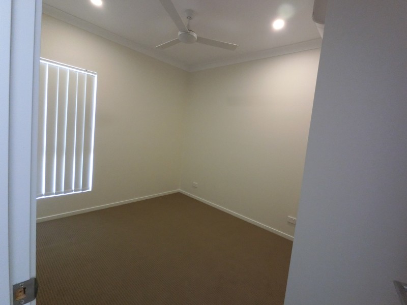 7/2 Lakes Entrance Drive, Springfield Lakes QLD 4300