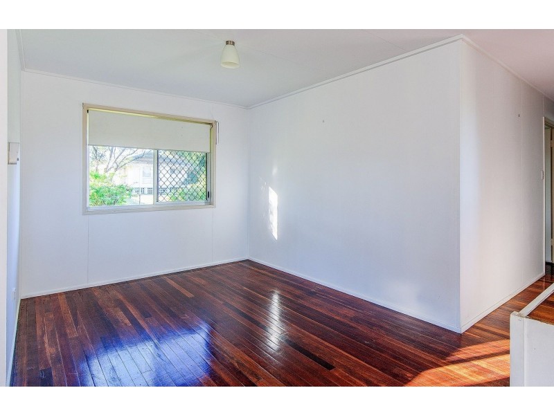 15 Monmouth Street, Eagleby QLD 4207