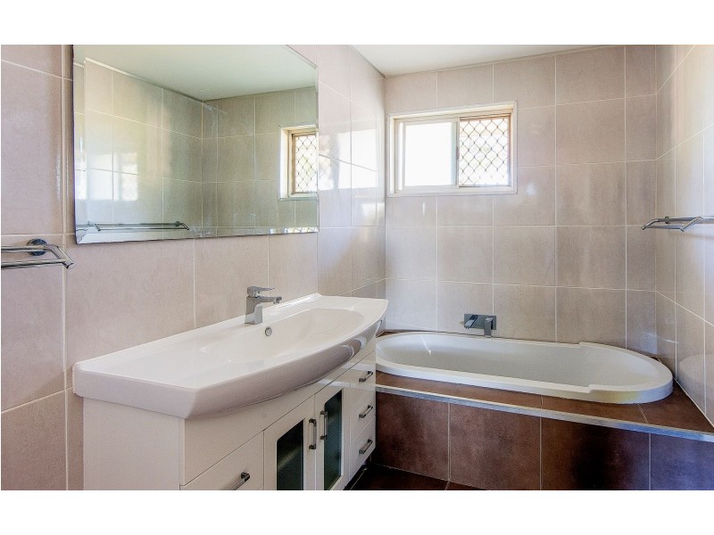 15 Monmouth Street, Eagleby QLD 4207