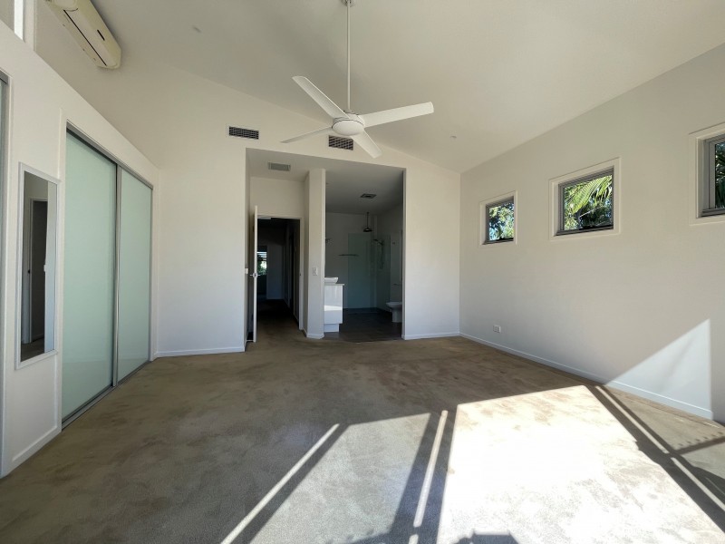 2/133 Falconer Street, Southport QLD 4215