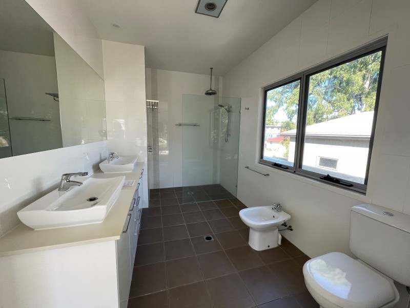 2/133 Falconer Street, Southport QLD 4215