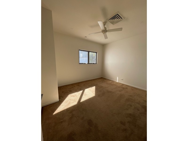 2/133 Falconer Street, Southport QLD 4215