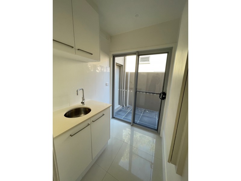 2/133 Falconer Street, Southport QLD 4215