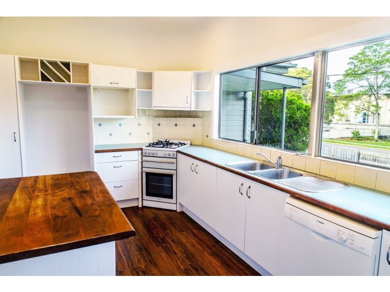 9 Noble st, Windsor QLD 4030