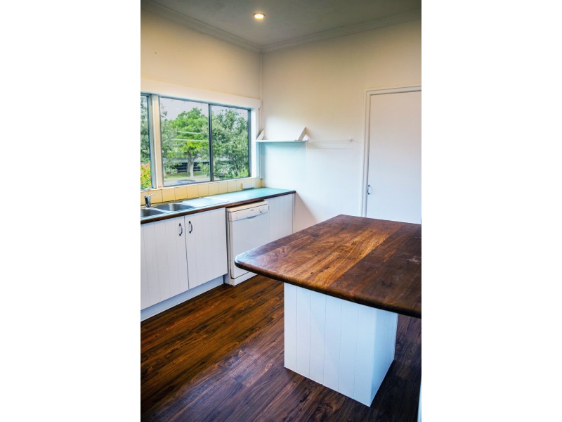9 Noble st, Windsor QLD 4030