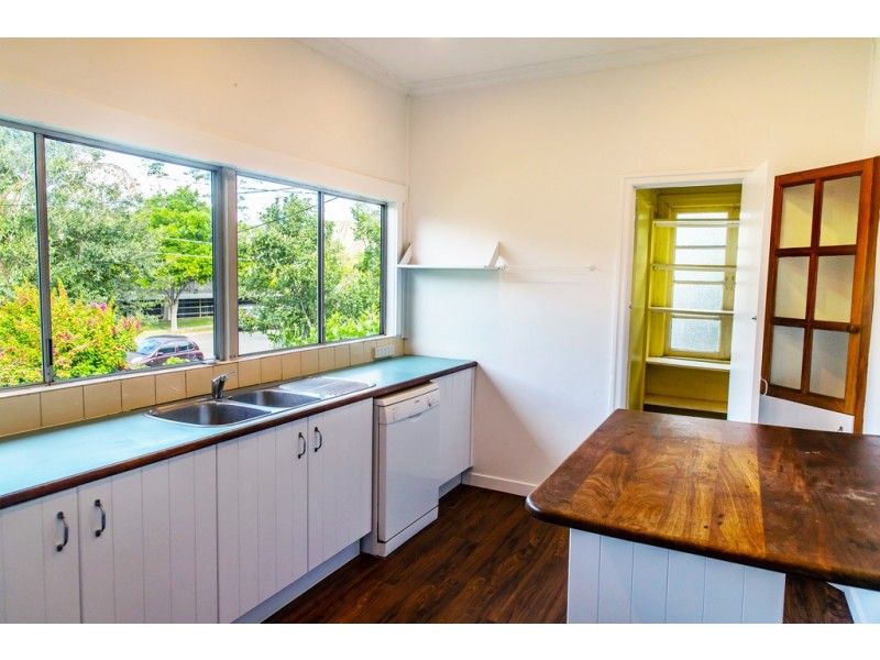 9 Noble st, Windsor QLD 4030