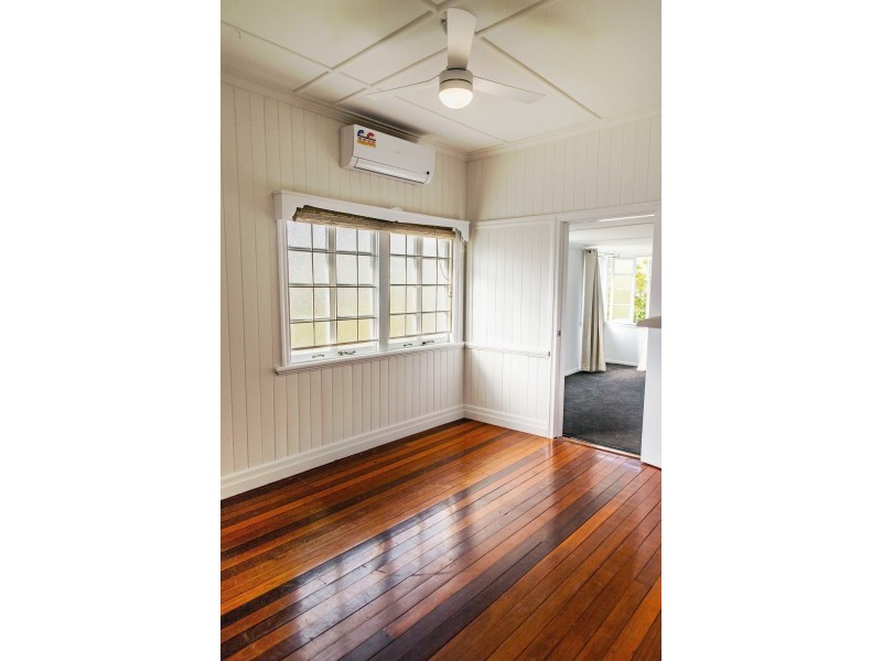 9 Noble st, Windsor QLD 4030