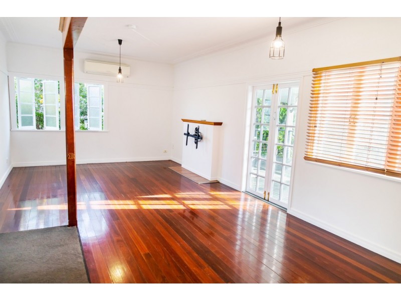 9 Noble st, Windsor QLD 4030